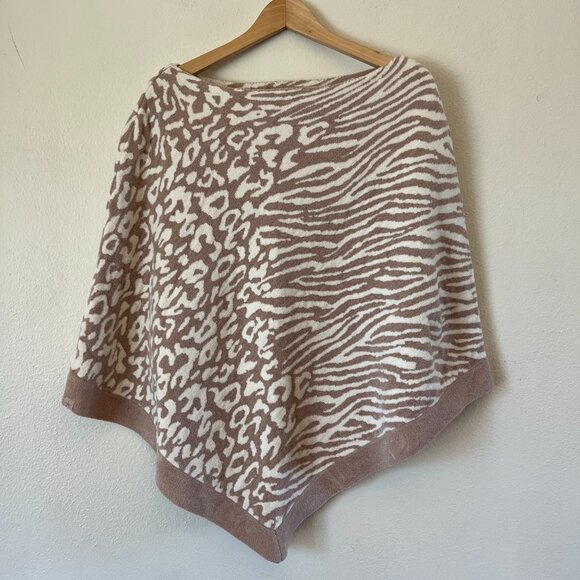 Barefoot Dreams Cozy Ultralite Poncho - Picture 2 of 6